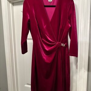 Ladies nwt Anne Klein 10 Amareth pink velvety long sleeve rhinestone dresss